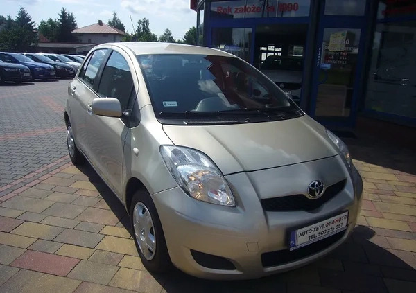 Toyota Yaris cena 20500 przebieg: 128000, rok produkcji 2010 z Krajenka małe 211